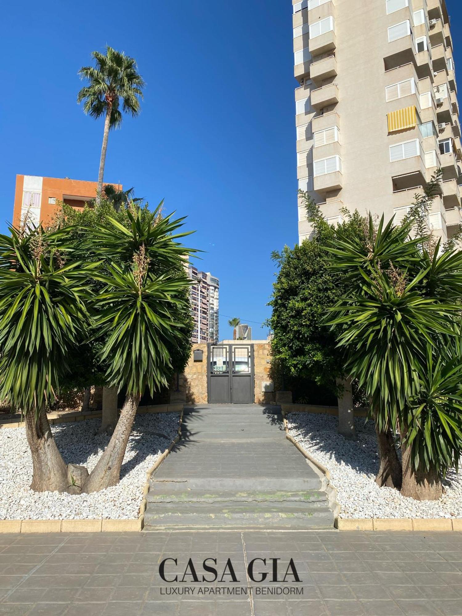 Casa Gia L Luxury Apartment بينايدورم المظهر الخارجي الصورة